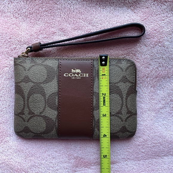 NWT🤎Coach Corner Zip Wristlet 🤎 - Picture 8 of 9